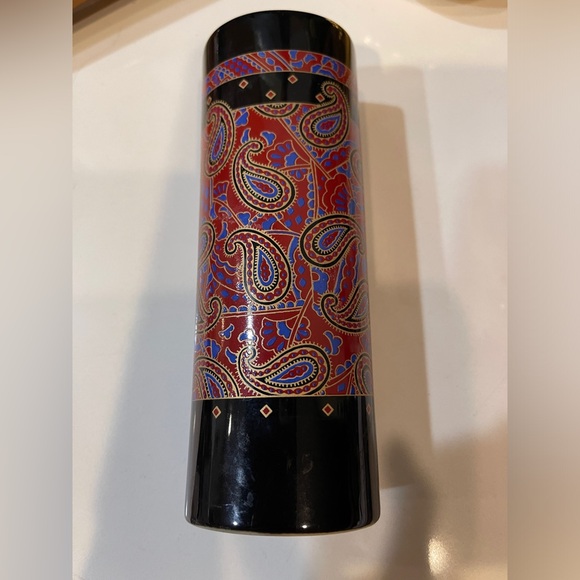 Otagiri (OMC) Mary Ann Baker Paisley Pattern
Porcelain/Stoneware Vase.  
- - Picture 1 of 1